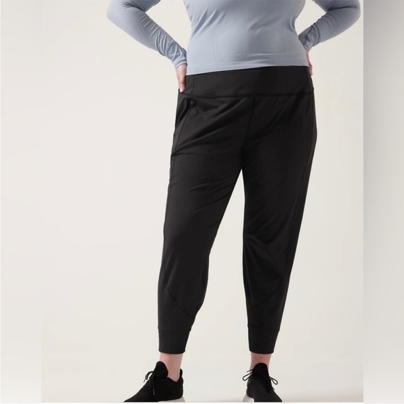 Athleta Pants - Athleta Rainer Black Jogger Pants Sz L NWT